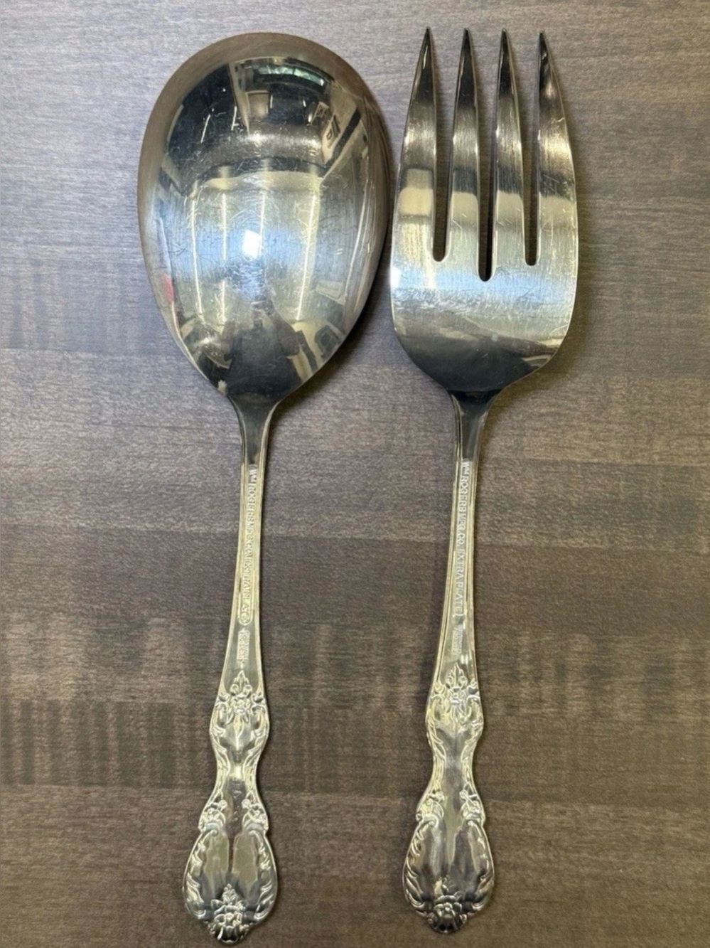 WM Rogers Grand Elegance Extra Plated 2
Pieces Serving Spoon & Fork - Picture 2 of 5